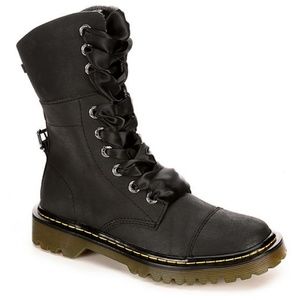 Doc Marten yuba combat boots size 8 womens